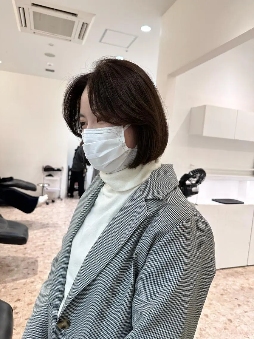 ショート カラー 切りっぱなしボブ ショートボブ グレージュ ボブ 顔周りカット 🌿レイヤー/ブリー チ/🌿JINのヘアスタイル