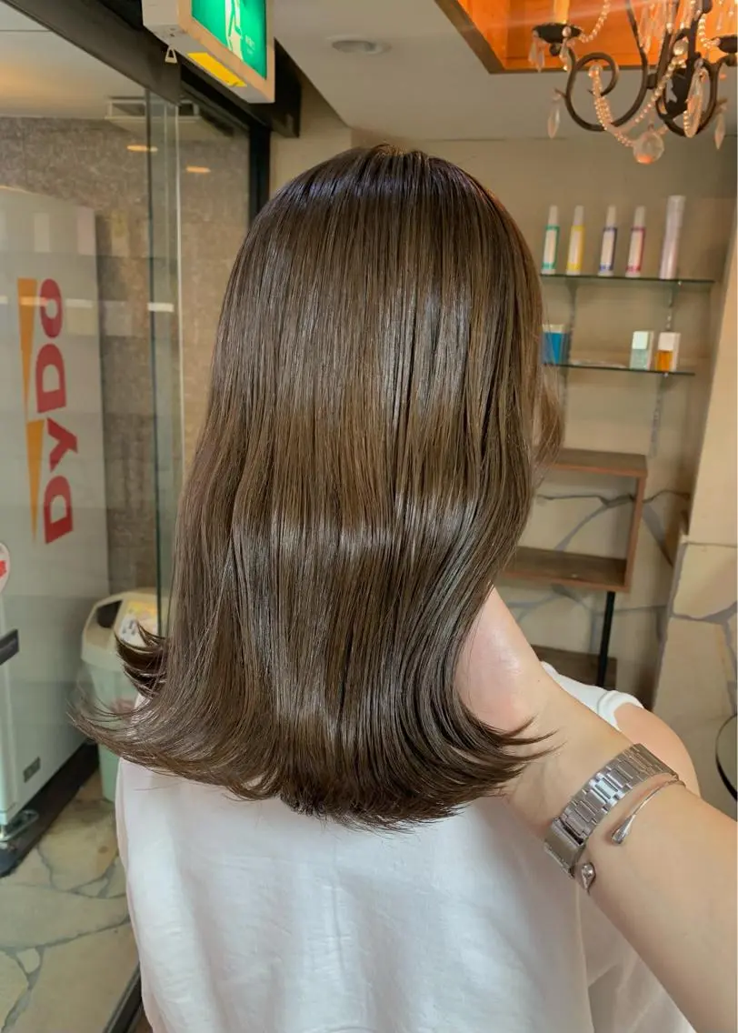 ミディアム カラー ベージュカラー ブリーチ ブリーチなしカラー 顔周りカット カット ヘアカラー トリートメント 矢野 晃平のヘアスタイル