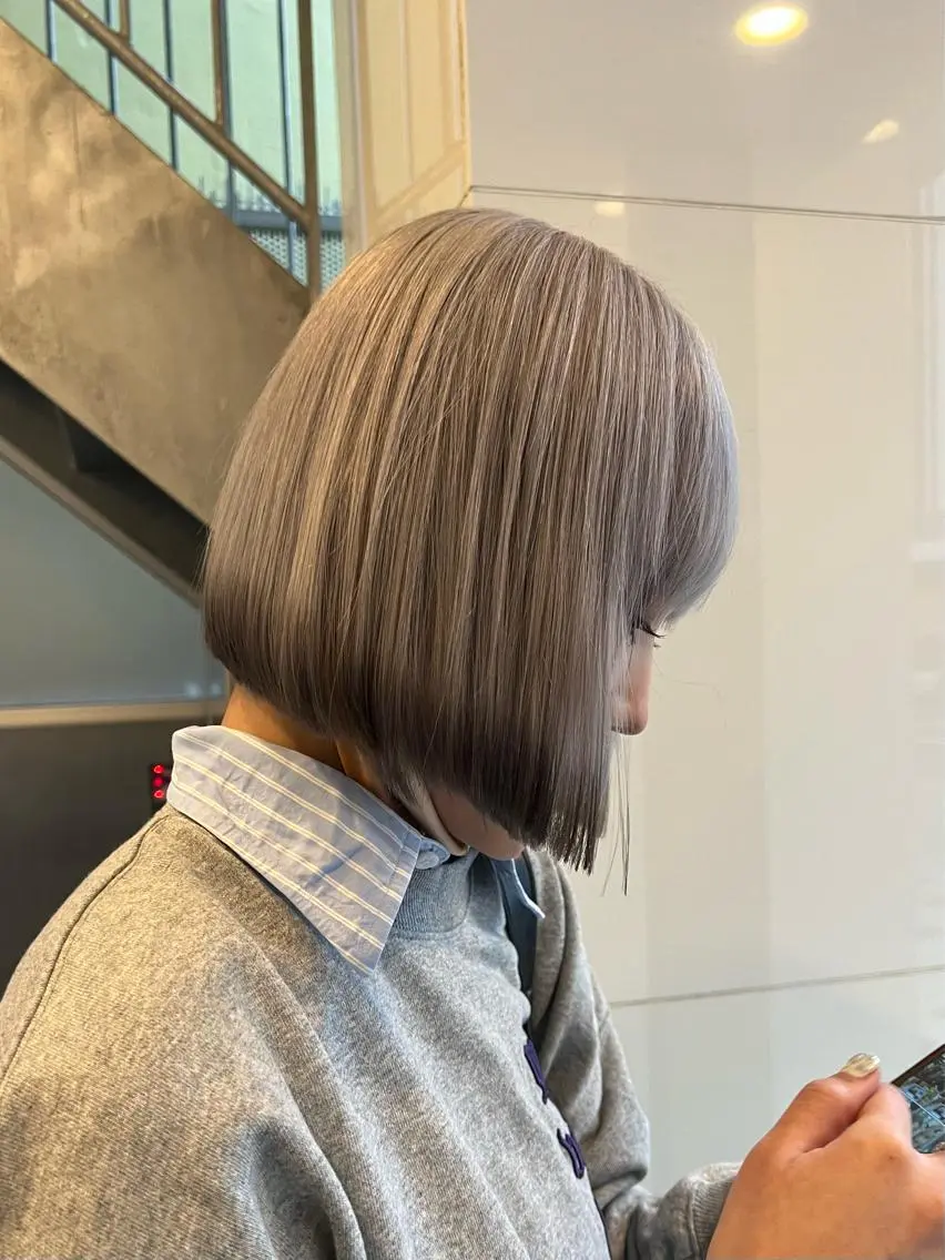 ショート カラー ヘアカラー トリートメント ハイトーン&髪質改善 &韓国エクステ🤎のヘアスタイル