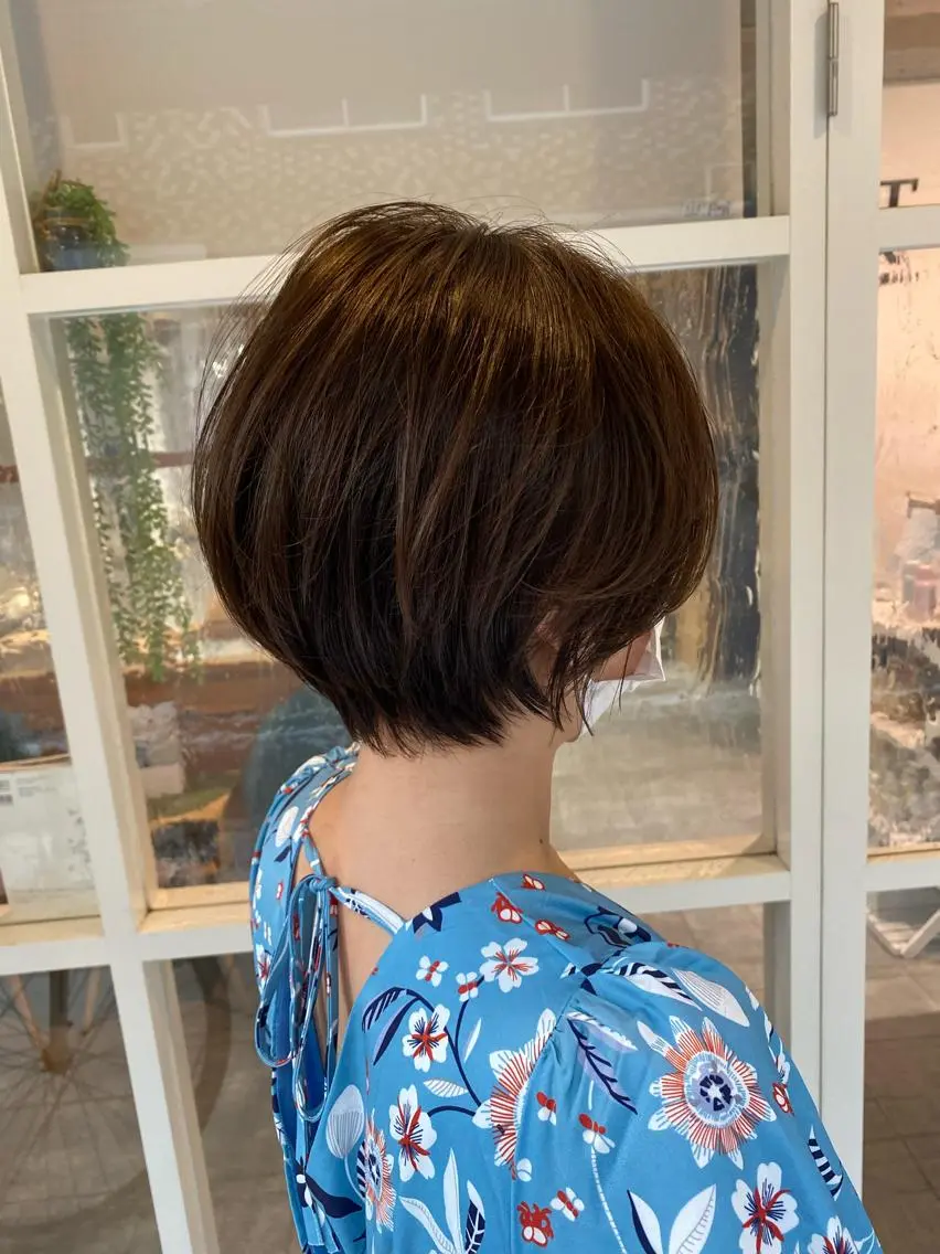 ショート ヘアカラー トリートメント 三好 智のヘアスタイル