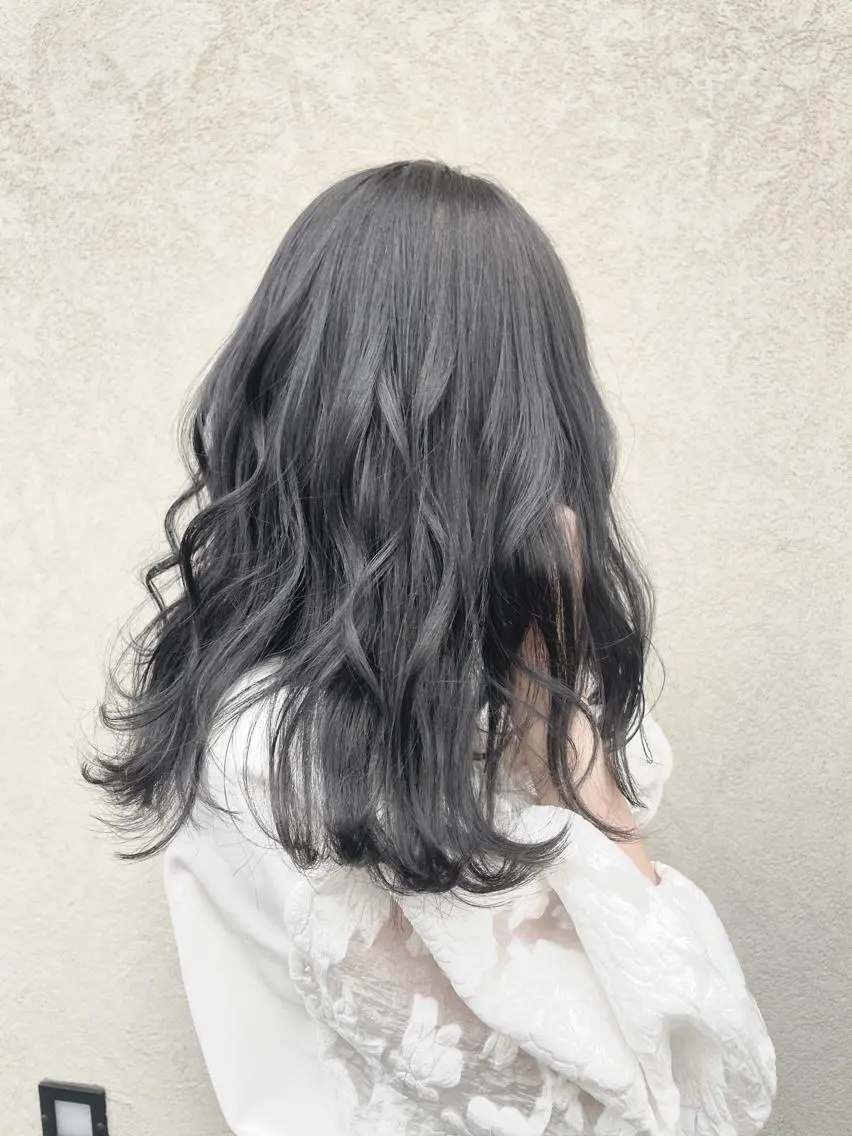 ミディアム カラー 渡辺 瑠美のヘアスタイル