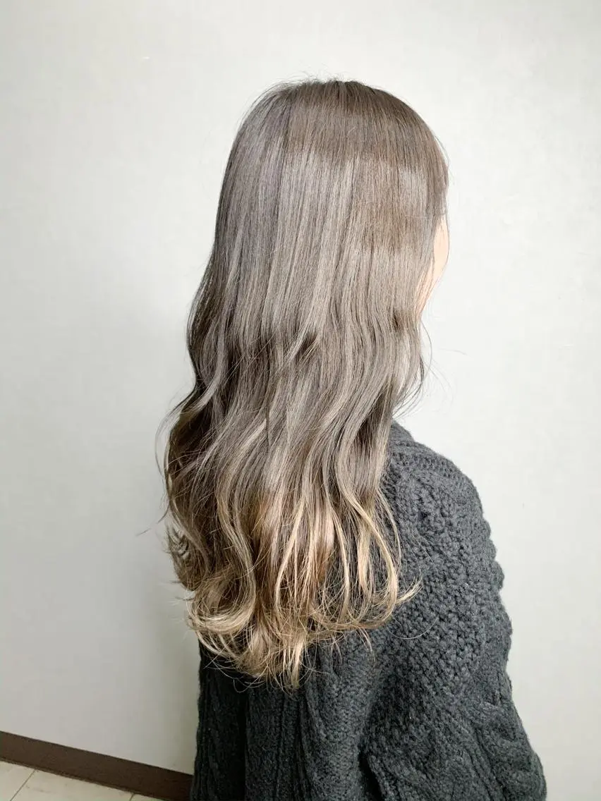 セミロング カラー ブリーチ 透明感カラー グラデーションカラー ブリーチなしカラー ヘアカラー 🌈 DAIKI 🌈のヘアスタイル