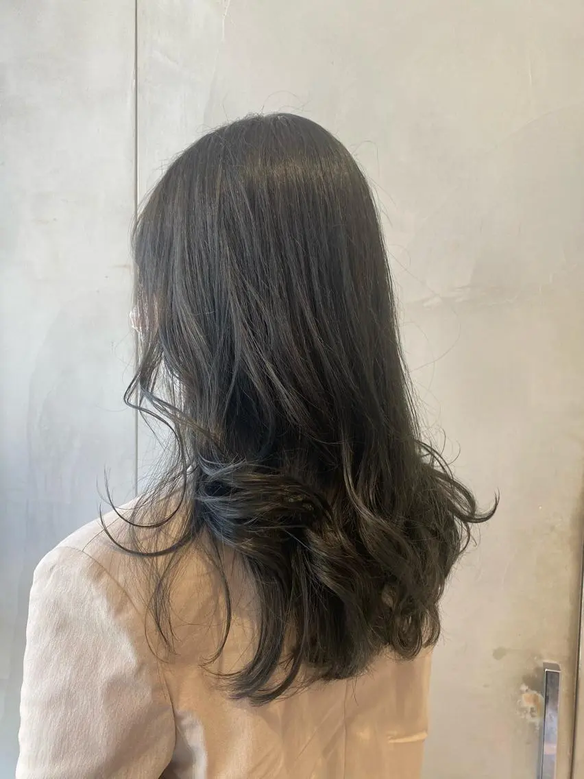 ロング カラー 艶髪/ダークトーン 🩶丸山日向のヘアスタイル