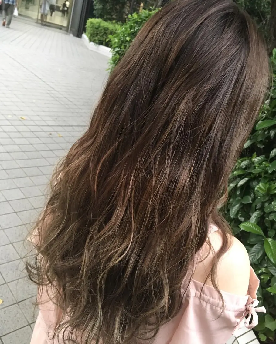 セミロング カラー 髪質改善 中川　翔のヘアスタイル