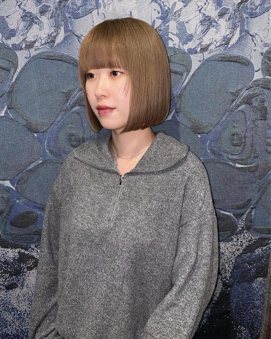 ミディアム カラー ヘアアレンジ ブリーチ ウルフカット モデル募集中!ミカのヘアスタイル