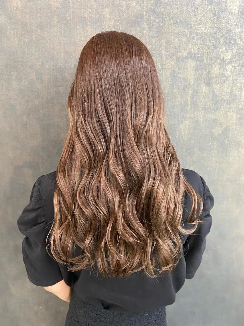 ロング カット ヘアカラー 色落ちまで2度綺麗な ハイトーン🪞/ミクのヘアスタイル