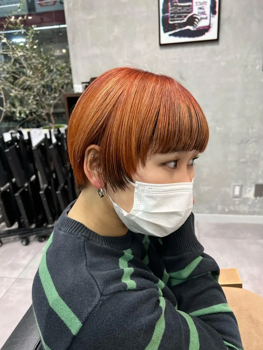 ショート カラー ミストバング ブリーチ フェイスフレーミング オレンジ 🌞レイヤー×カラー 前川那津美🌞のヘアスタイル