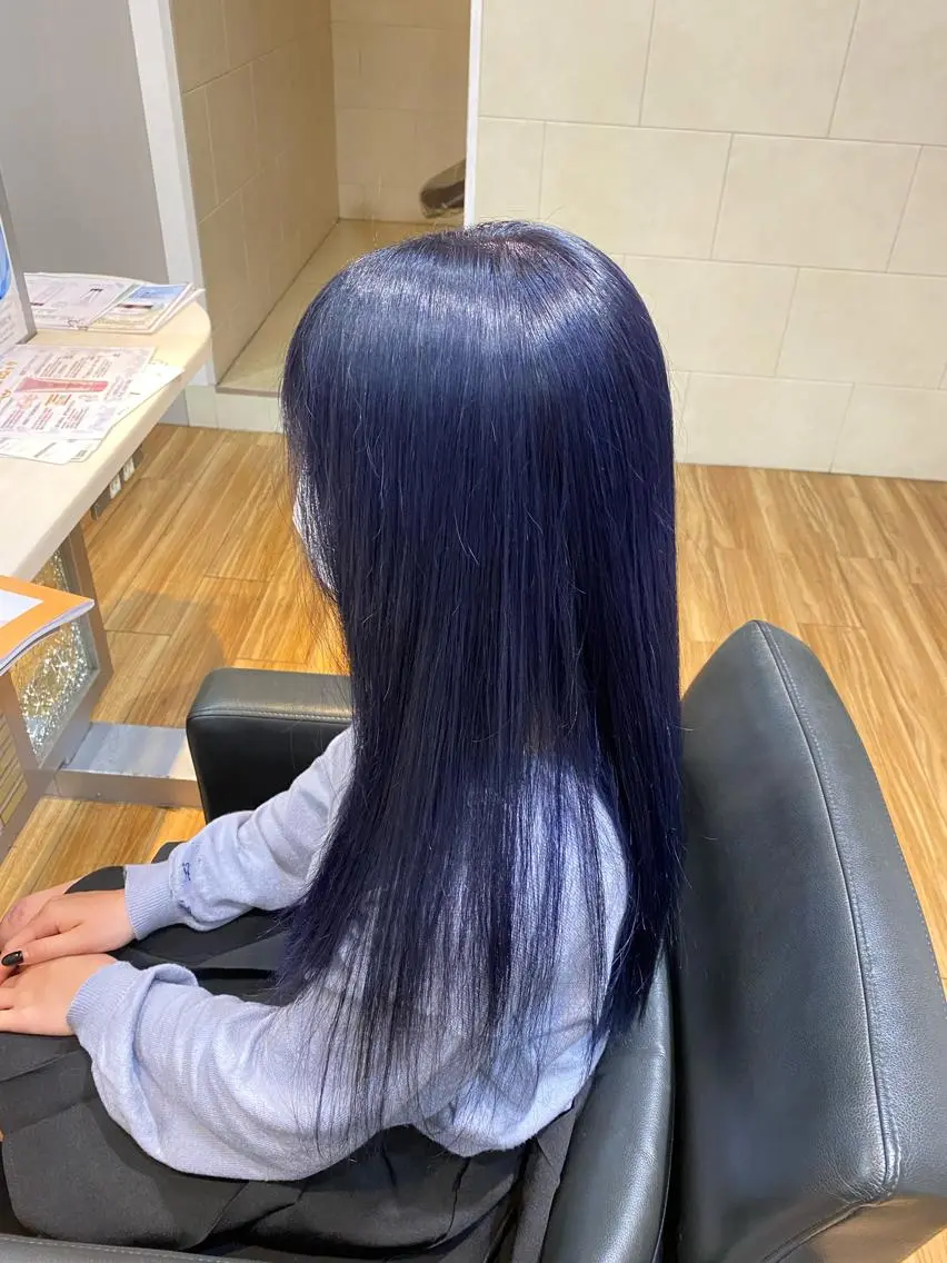 ロング カラー ブリーチ ブルーカラー ネイビーカラー ヘアカラー 土井 祐之介のヘアスタイル