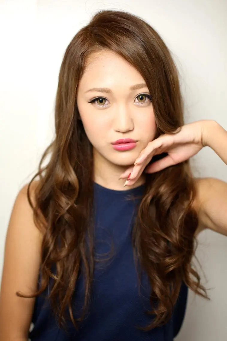 ミディアム 浅香 美加のヘアスタイル