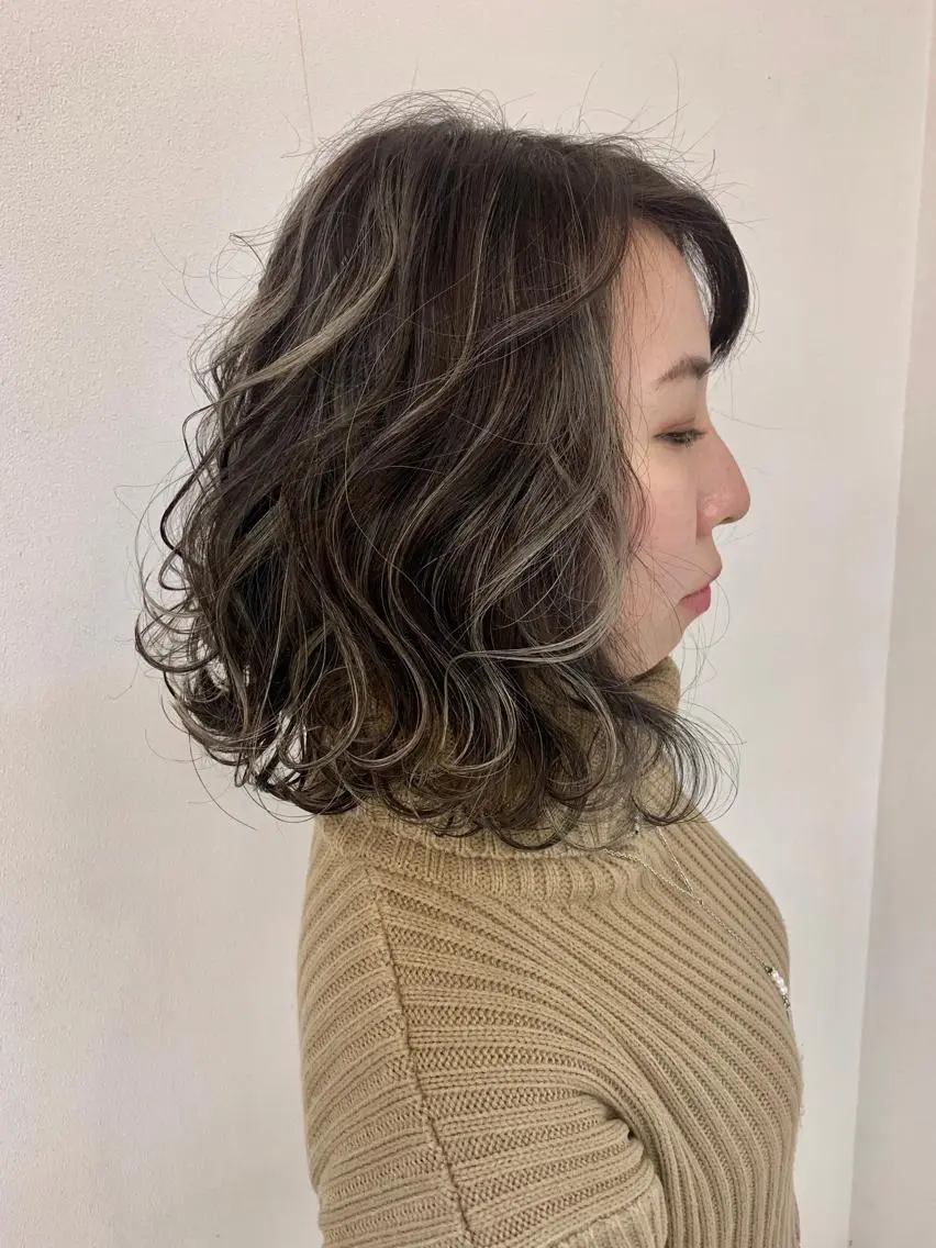 ミディアム ハイライト 穐田 司樹のヘアスタイル
