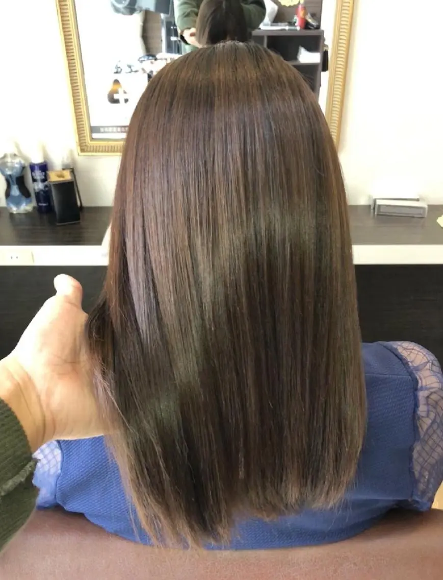 セミロング カラー トリートメント 髪の病院 ルーミールームのヘアスタイル