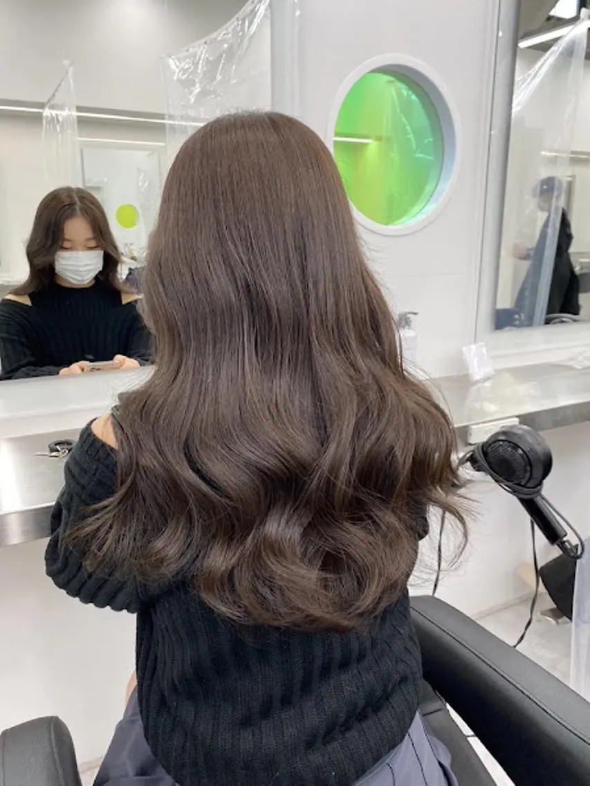カラー 🪞【公式】SHE 池袋🪞のヘアスタイル