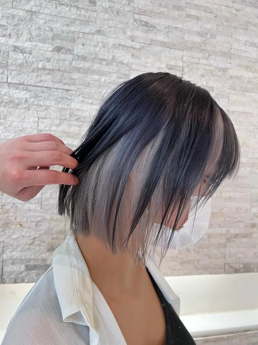 ショート カラー 黒髪 ブリーチ ブルーカラー ブルーブラック シルバー 🔶似合わせセンター パート/ヤス🔶のヘアスタイル