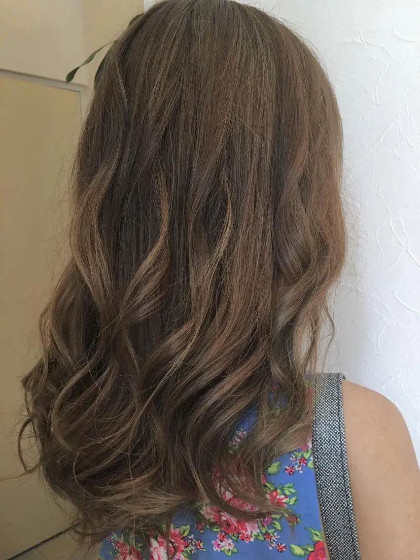 ロング カラー ヘアアレンジ アッシュ ベージュカラー ハイライトカラー ハイライト IVY villa Suzu.のヘアスタイル
