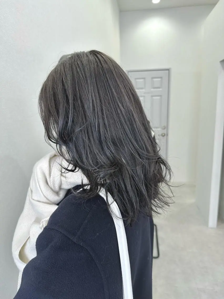 セミロング カラー パーマ アライ ナタカのヘアスタイル
