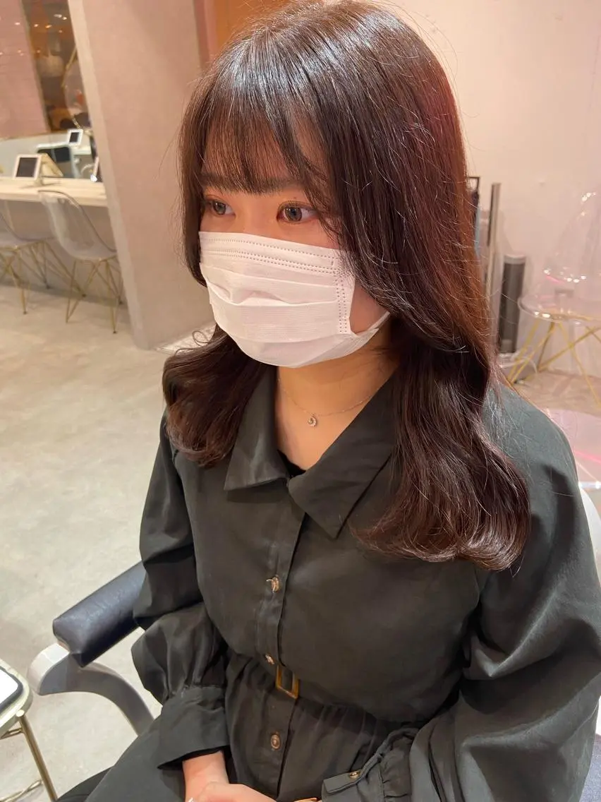 セミロング カラー ブラウンカラー ココアブラウン ピンクカラー ピンクブラウン くびれヘア 新宿/韓国ヘア 中明度カラー/かやのヘアスタイル
