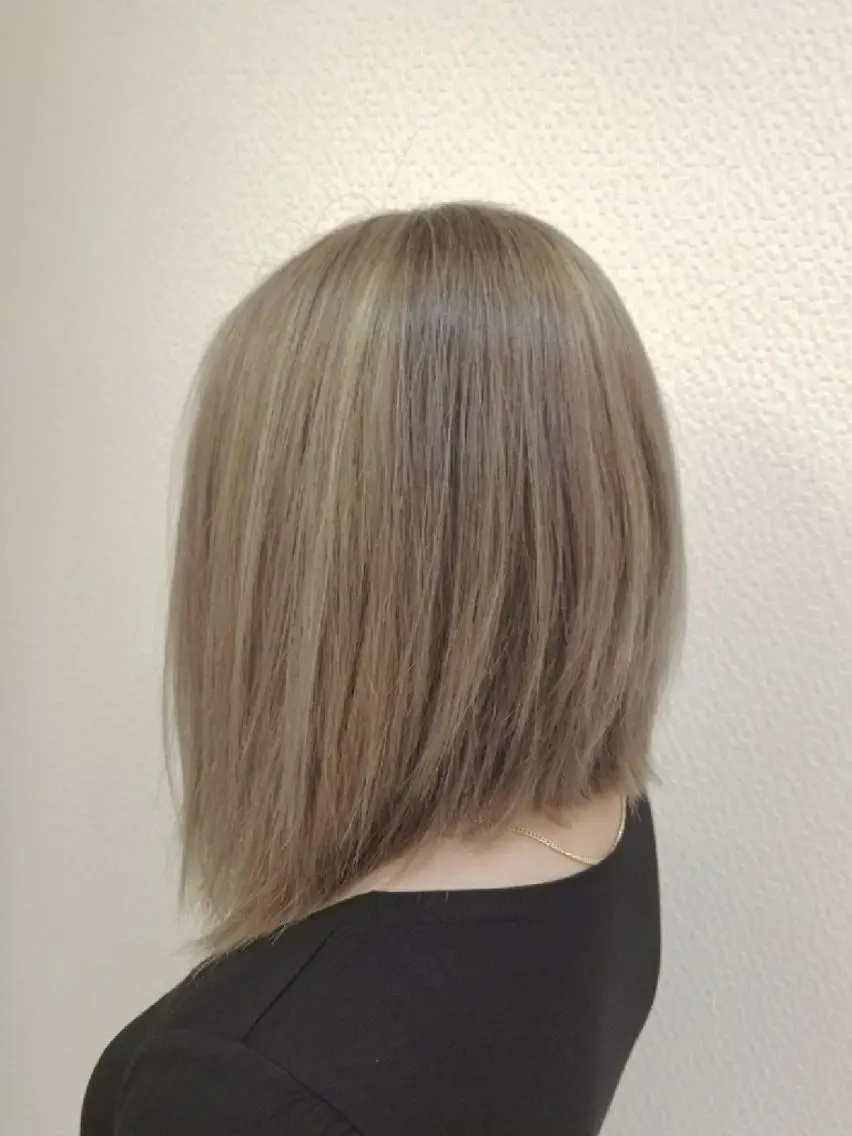 ショート カラー ブリーチ ハイライトカラー メッシュ ハイライト Le Lien カジのヘアスタイル