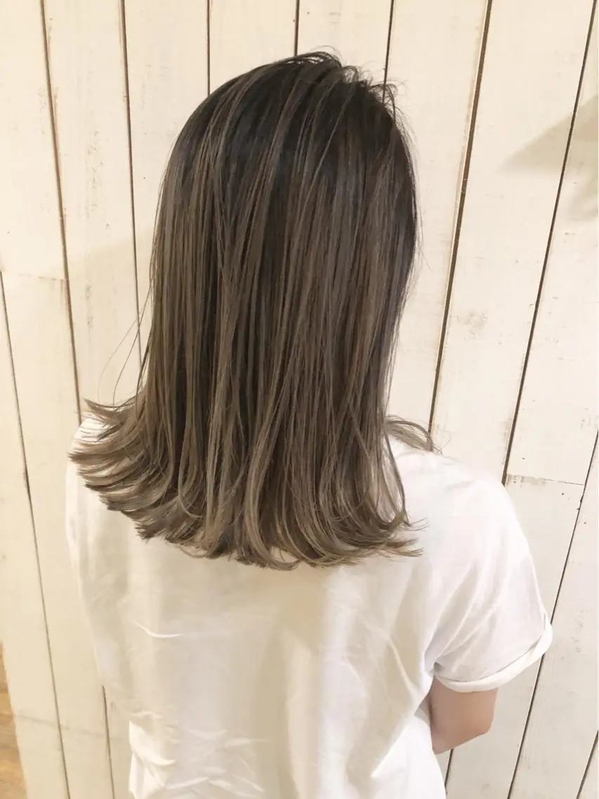 ミディアム レイヤーカット Noe心斎橋 堀田 朋宏のヘアスタイル
