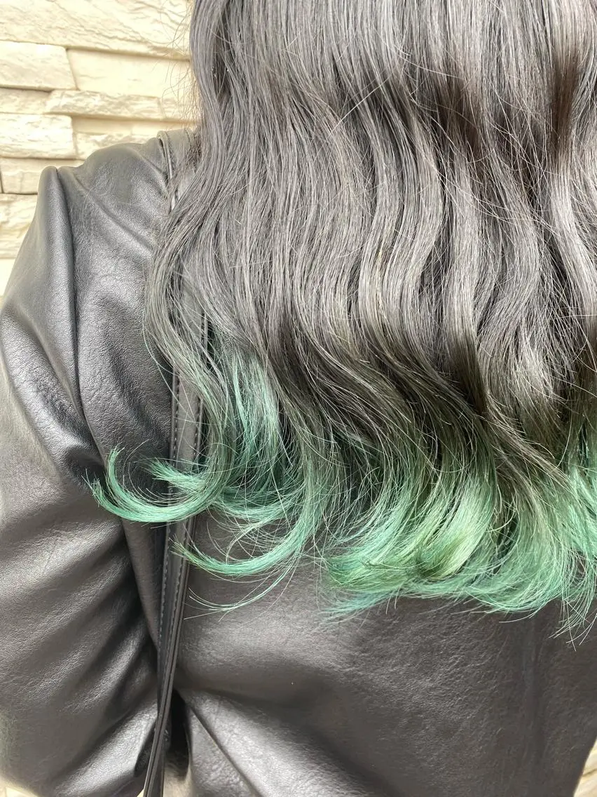 セミロング カラー 透明感カラーブリーチ 🌼シゲモトアヤ🌼のヘアスタイル