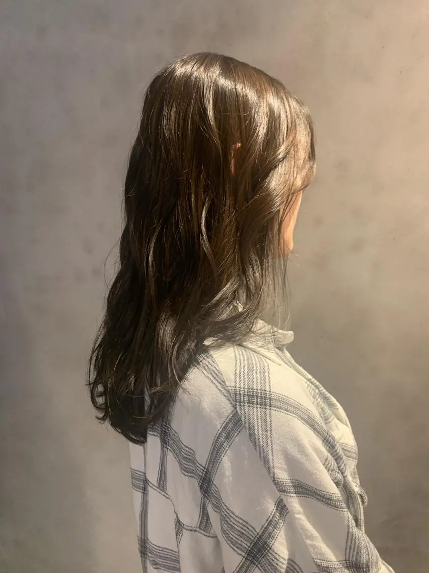セミロング 高橋 亜紀のヘアスタイル
