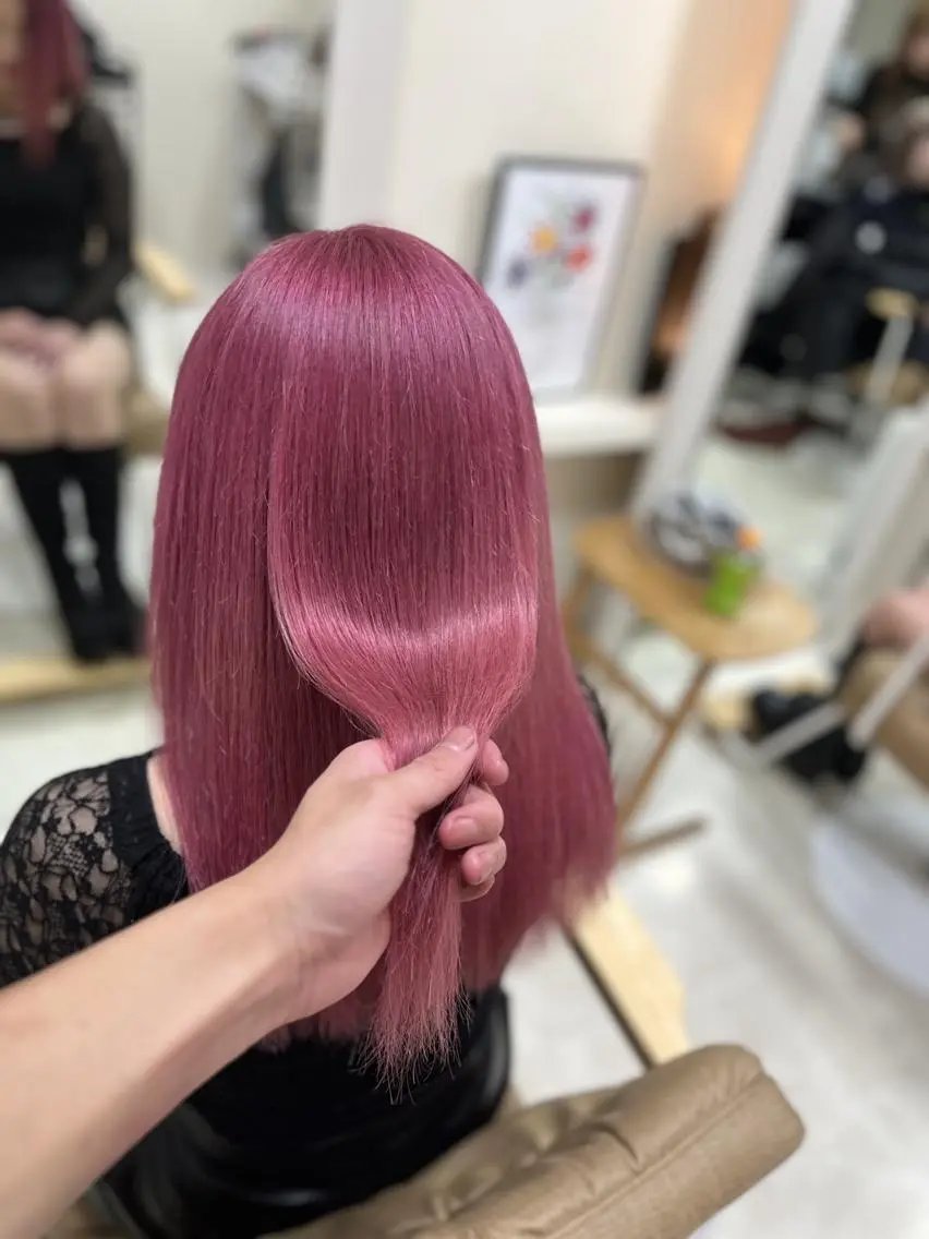 セミロング カラー ミルクティー量産💙 💙ブリーチ特化💙のヘアスタイル