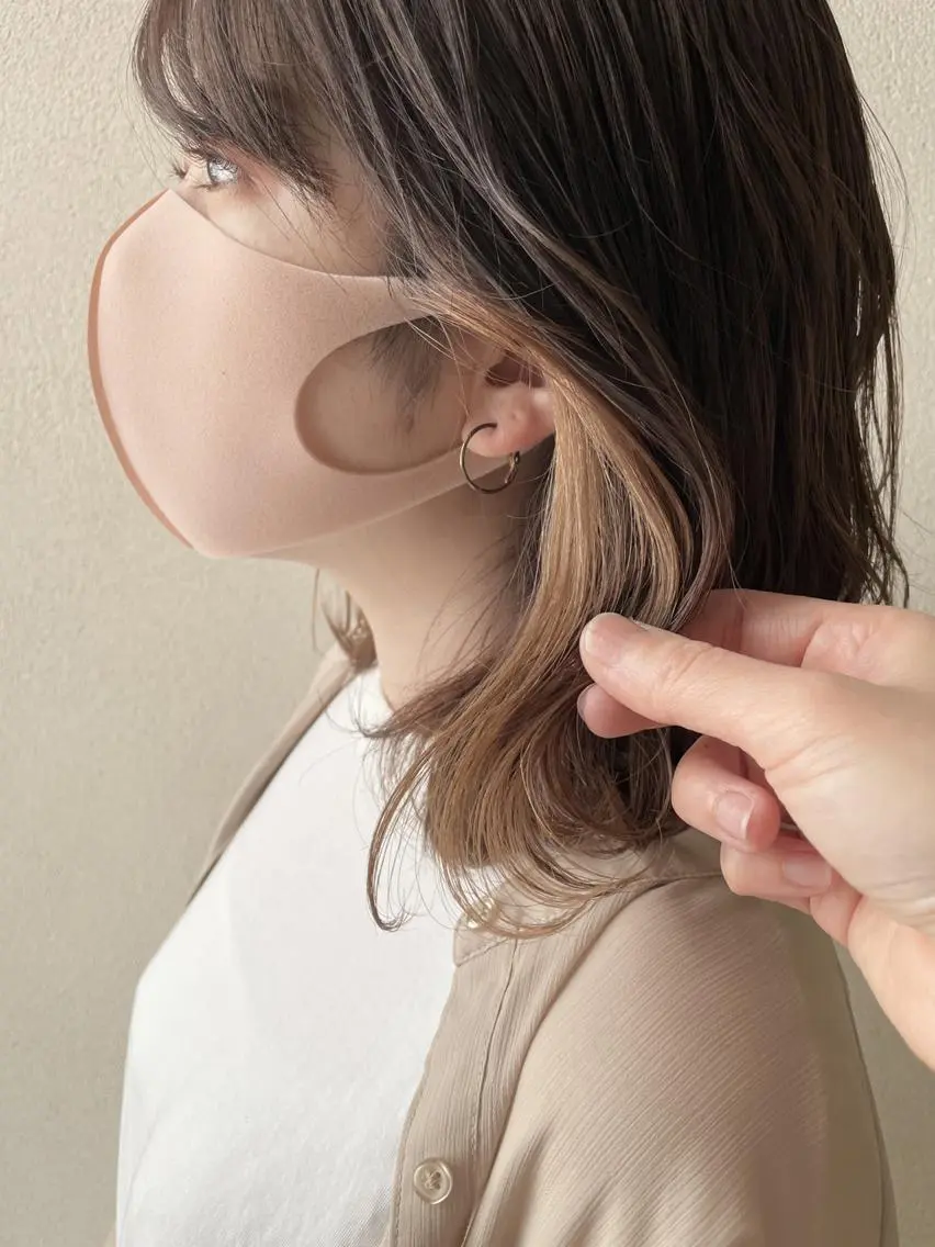 ミディアム カラー ベージュカラー イヤリングカラー Owl hairのヘアスタイル