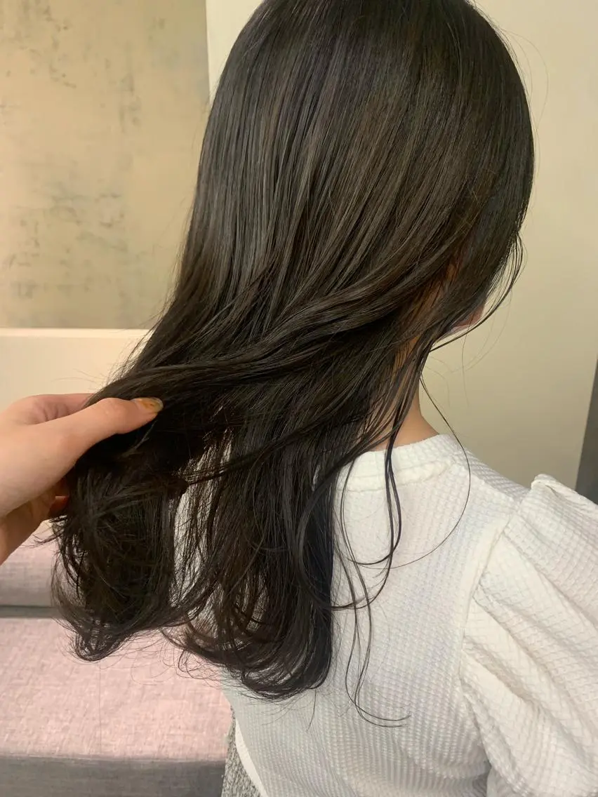 セミロング カラー ベージュカラー オリーブベージュ カット ヘアカラー yupi🐈⬛ レイヤー/パーマのヘアスタイル