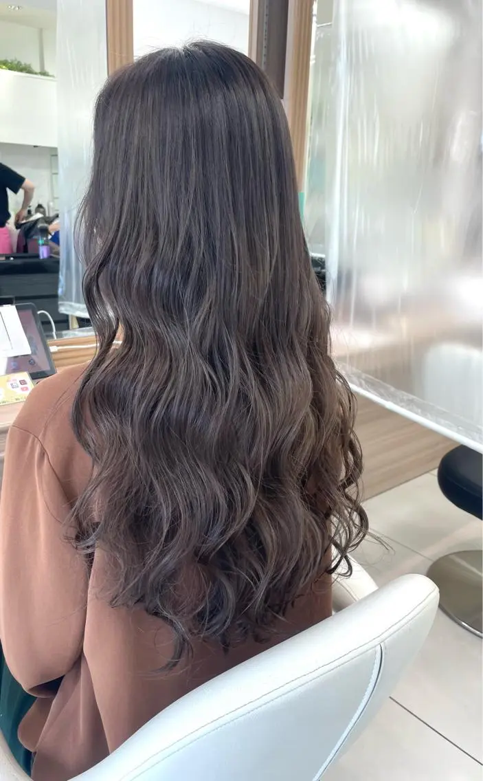 ロング カット ヘアカラー トリートメント 🫧岩﨑 幸恵🧸🫧のヘアスタイル