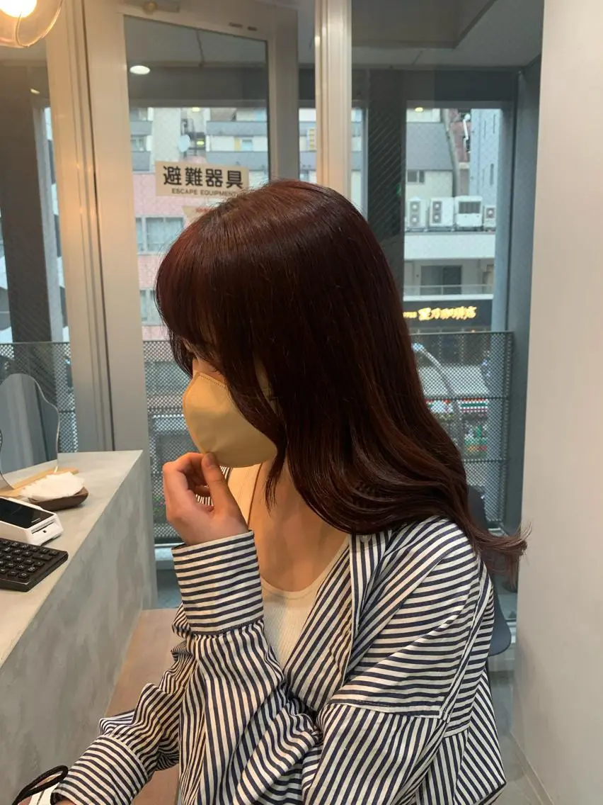 ロング カラー 顔周りカット カット ヘアカラー トリートメント little 小濱彰太のヘアスタイル