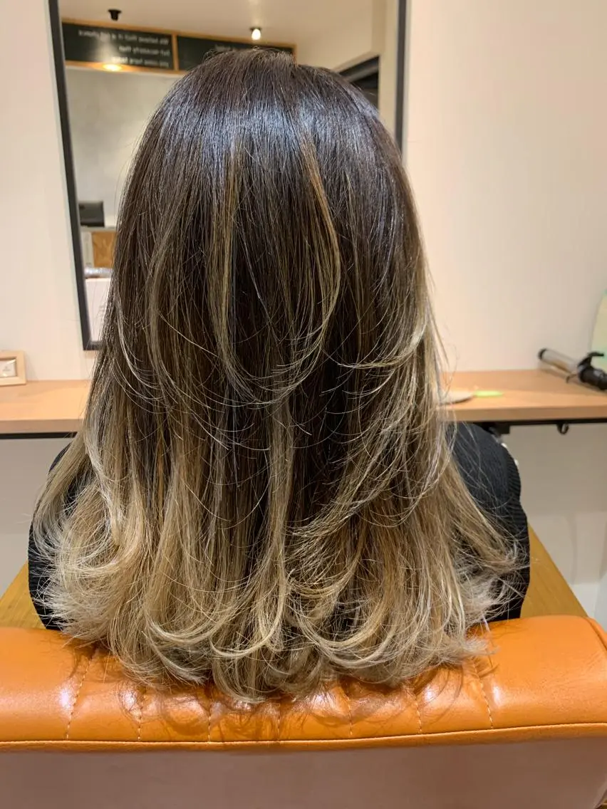 ミディアム レイヤーカット オーナースタイリスト 宗正淳志のヘアスタイル