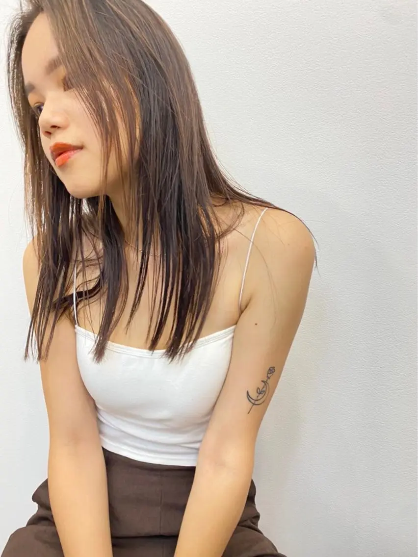 ロング カラー ブリーチ ブリーチなしカラー カット ヘアカラー 縮毛矯正 くまがい みゆ【edge.】のヘアスタイル