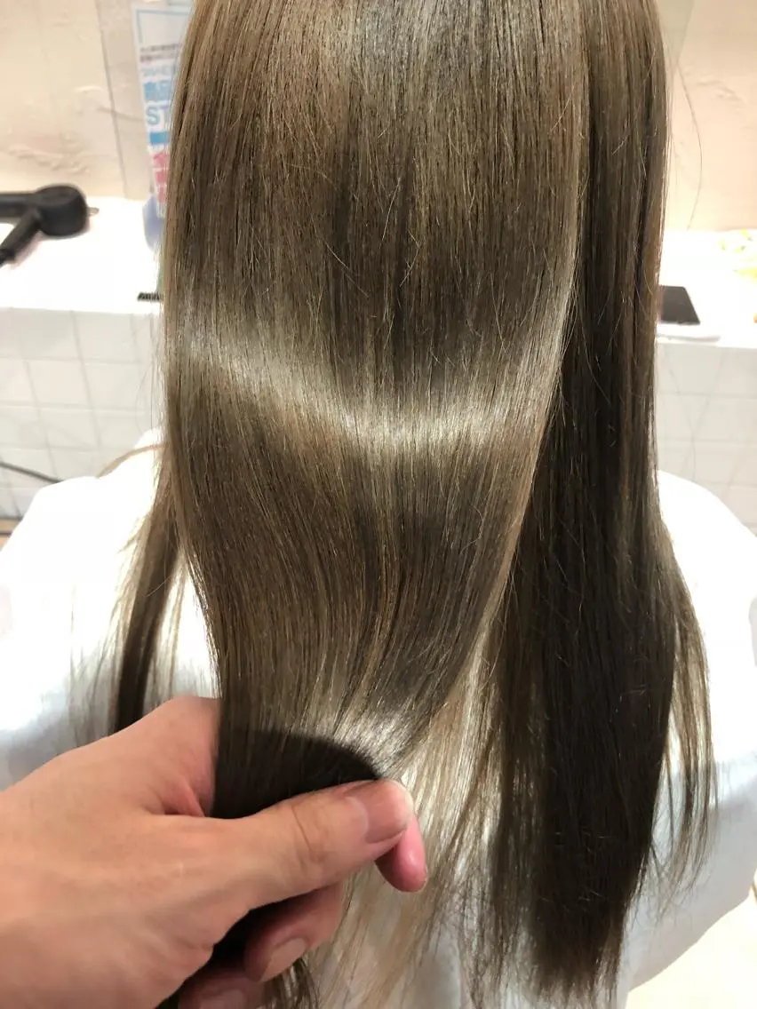 カラー アッシュ ヘアカラー トリートメント 海外レイヤー/ レイヤーカット/和田のヘアスタイル