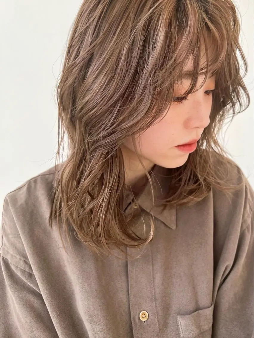 ロング カラー グレージュ ハイライトカラー ハイライト 髪質改善/縮毛矯正/ 透明感カラーYUMAのヘアスタイル