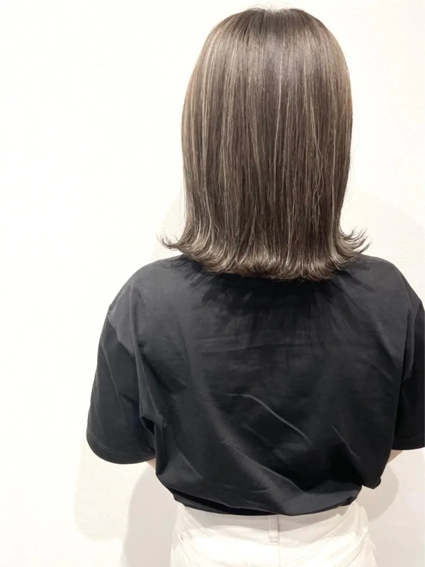 セミロング ヘアカラー MYRTLE TSUNODAのヘアスタイル