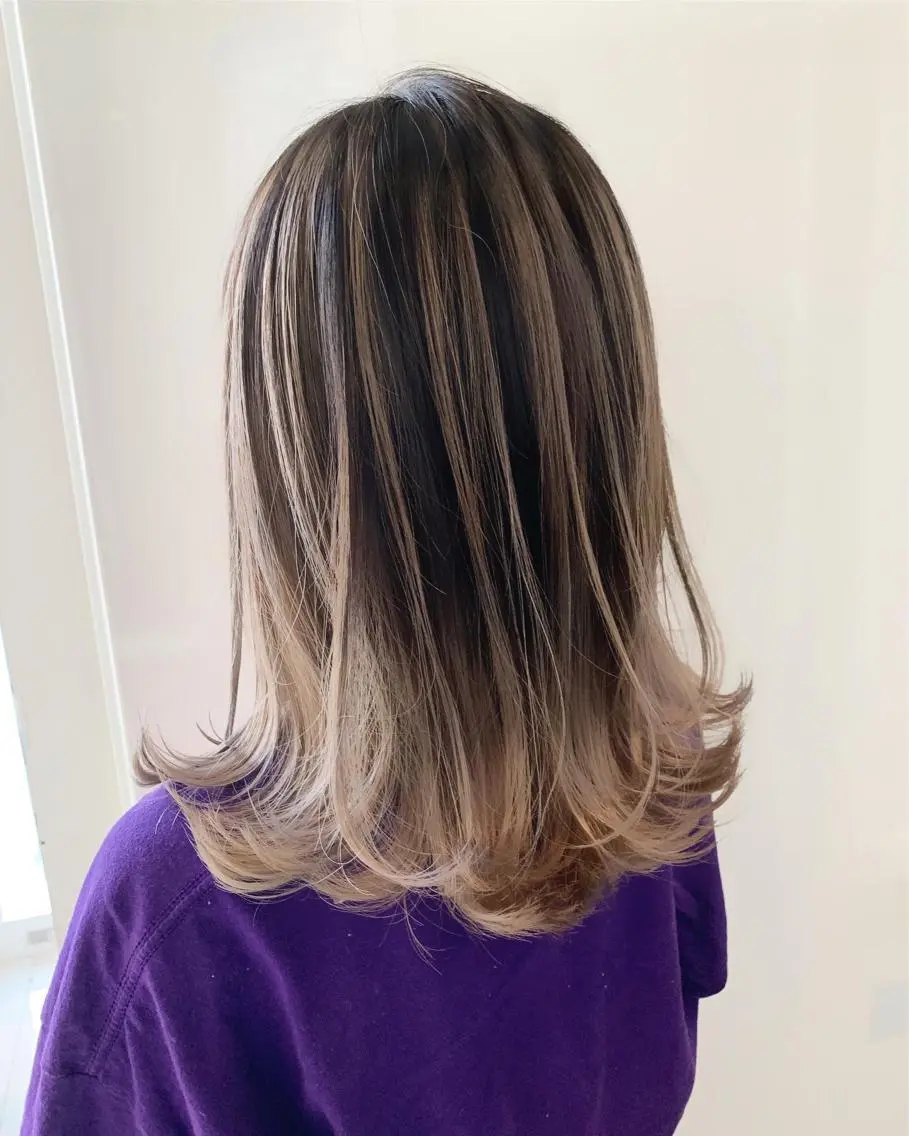 セミロング カラー パーマ ヘアアレンジ アッシュ バレイヤージュ ベージュカラー ブラウンカラー オレンジ 【公式】amble luxe池袋東口🩷のヘアスタイル