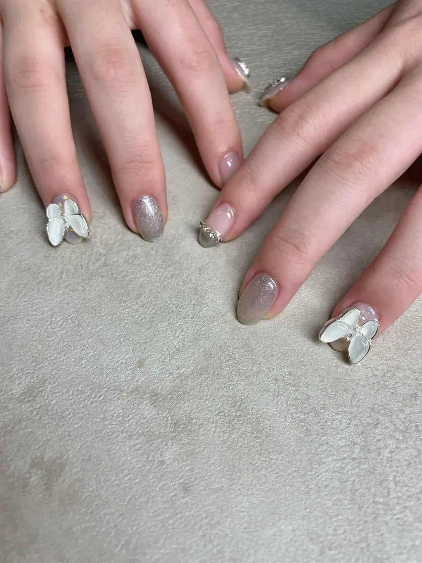 ネイル マグネットネイル ハンドネイル フットネイル with hues AYAのネイルデザイン