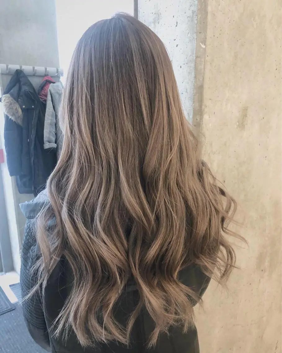 ロング カラー バレイヤージュ グレージュ ミルクティーグレージュ レイヤーカット カット ヘアカラー ハイトーン×髪質改善 KENTAのヘアスタイル