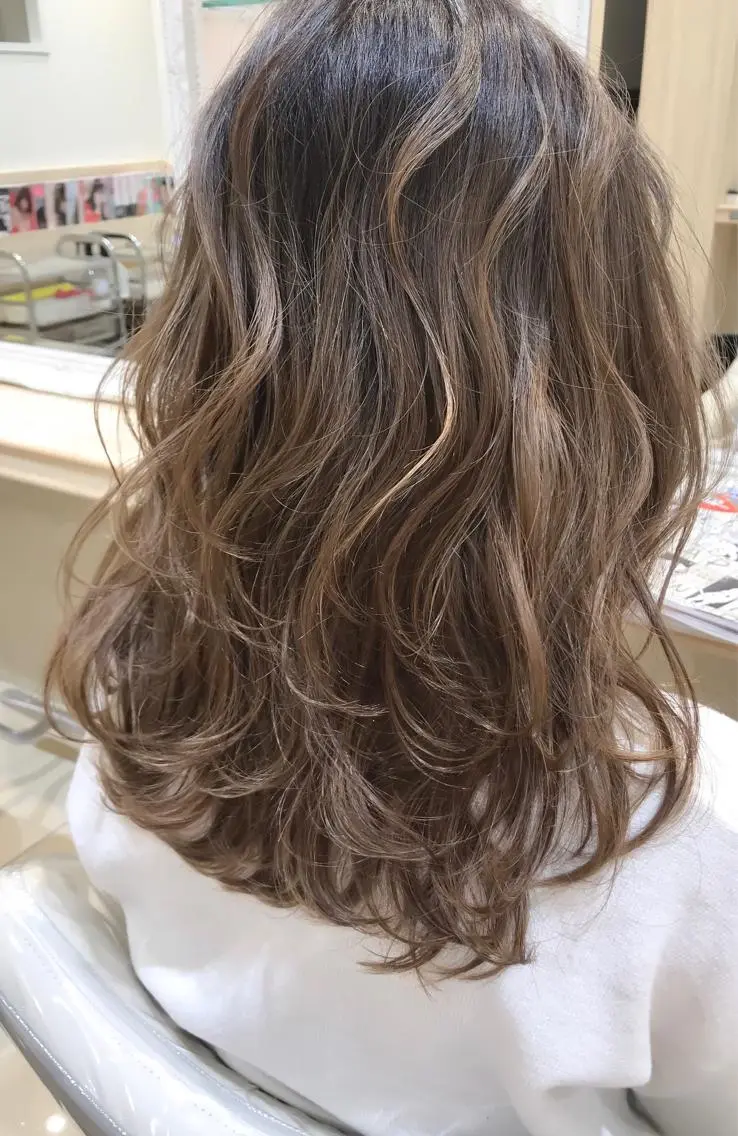 カラー バレイヤージュ オージュアソムリエ 遠藤大河のヘアスタイル