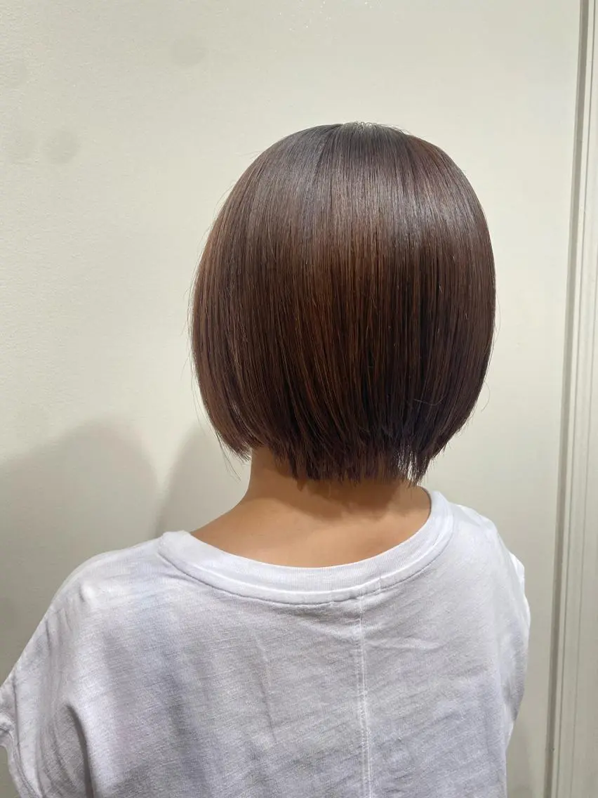 ショート MEGU/layer cut/透明感カラーのヘアスタイル