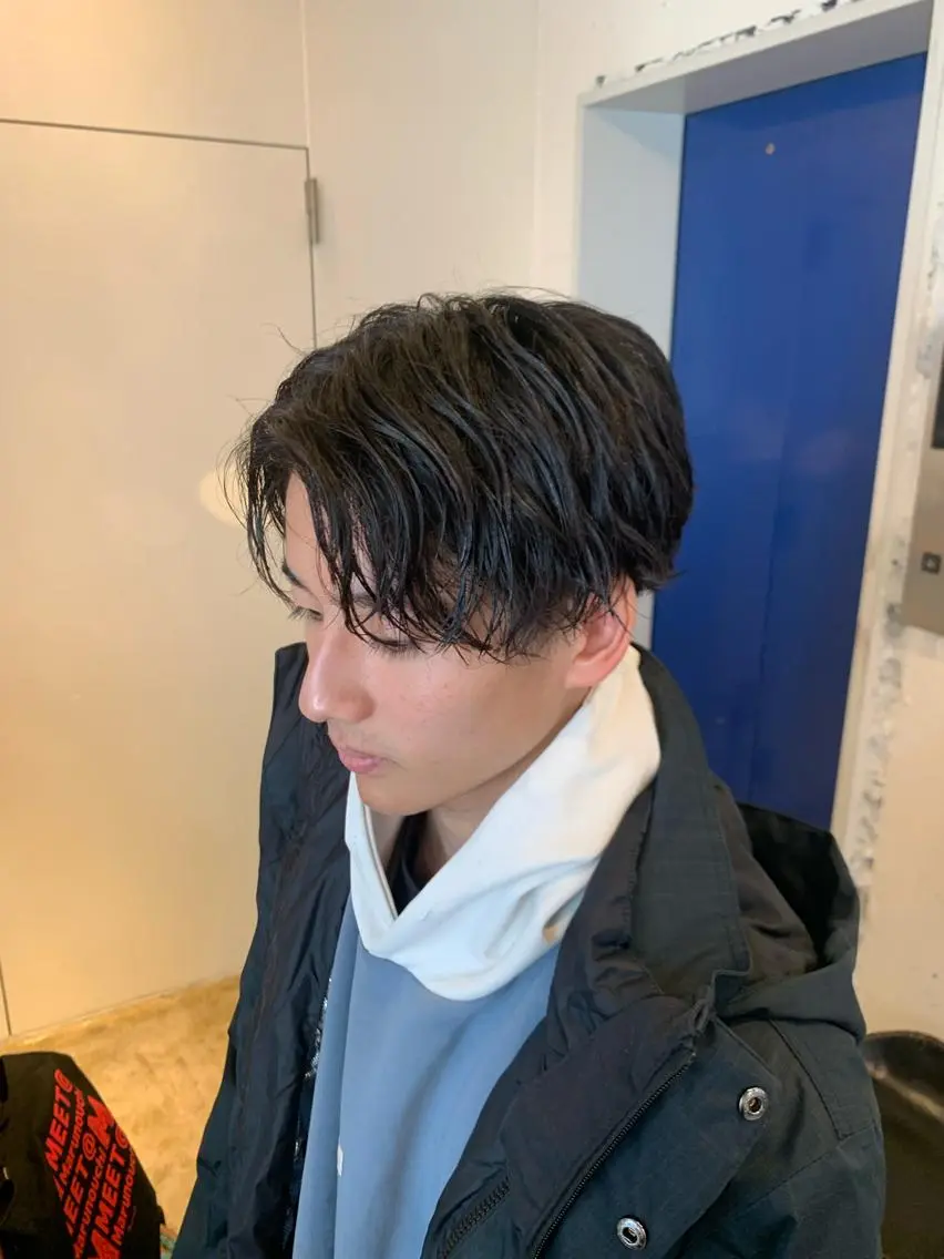 ショート パーマ メンズ グランジヘア 無造作ヘアHYUGAのヘアスタイル