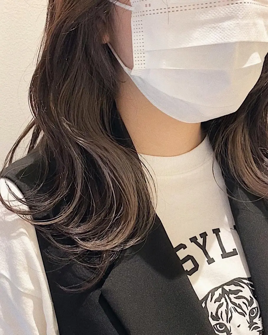 ミディアム カラー HCA studioのヘアスタイル