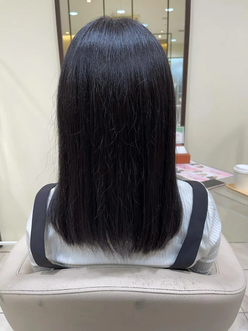 セミロング カラー 黒髪 ブルーカラー ブルーブラック カネヒラ リョウスケのヘアスタイル
