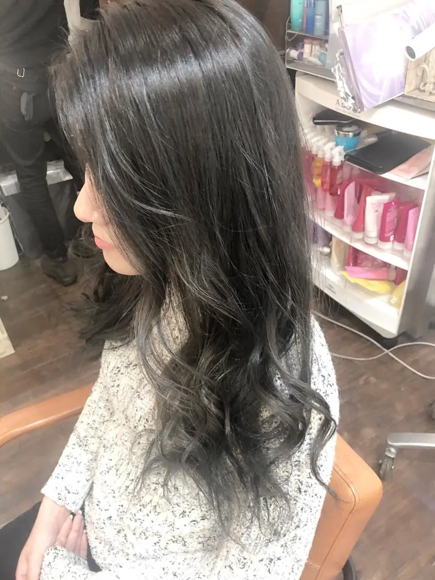 カラー ブリーチ 透明感カラー ハイライトカラー イルミナカラー カット ヘアカラー トリートメント ヘッドスパ グレージュ/髪質改善 Yamato.hのヘアスタイル