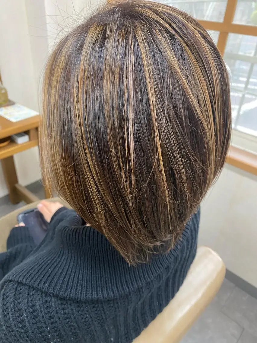 ショート ハイライト カット ヘアカラー トリートメント 永沼 真依のヘアスタイル