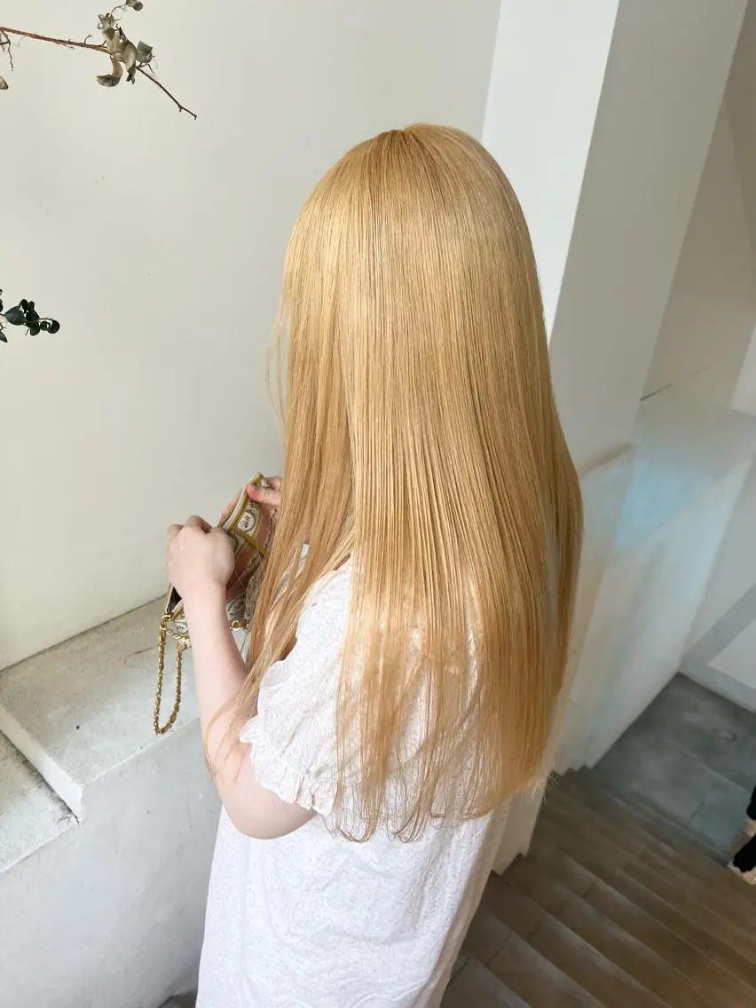 ロング カラー ブリーチ ハイトーンカラー 顔周りカット/透明感 カラー✂️MEIのヘアスタイル