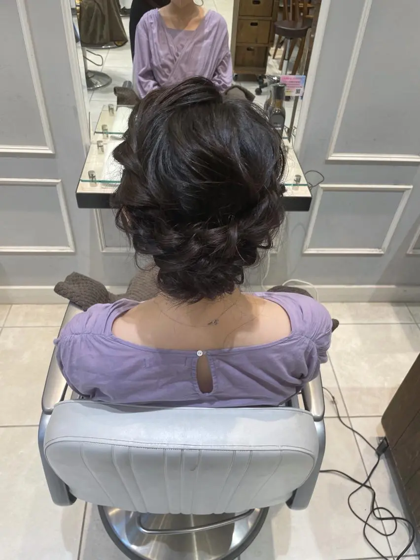 ミディアム ヘアアレンジ 🩶赤み消しカラー 🐈‍⬛荻野美思🐾のヘアスタイル
