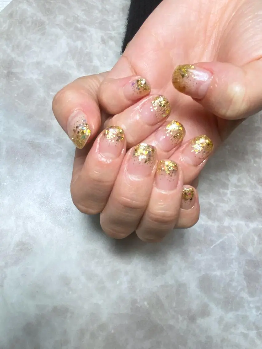 ネイル アイブロウ ラメ(グリッター) ラメグラデーション ハンドネイル 🌿Charme🌿 MAIのネイルデザイン