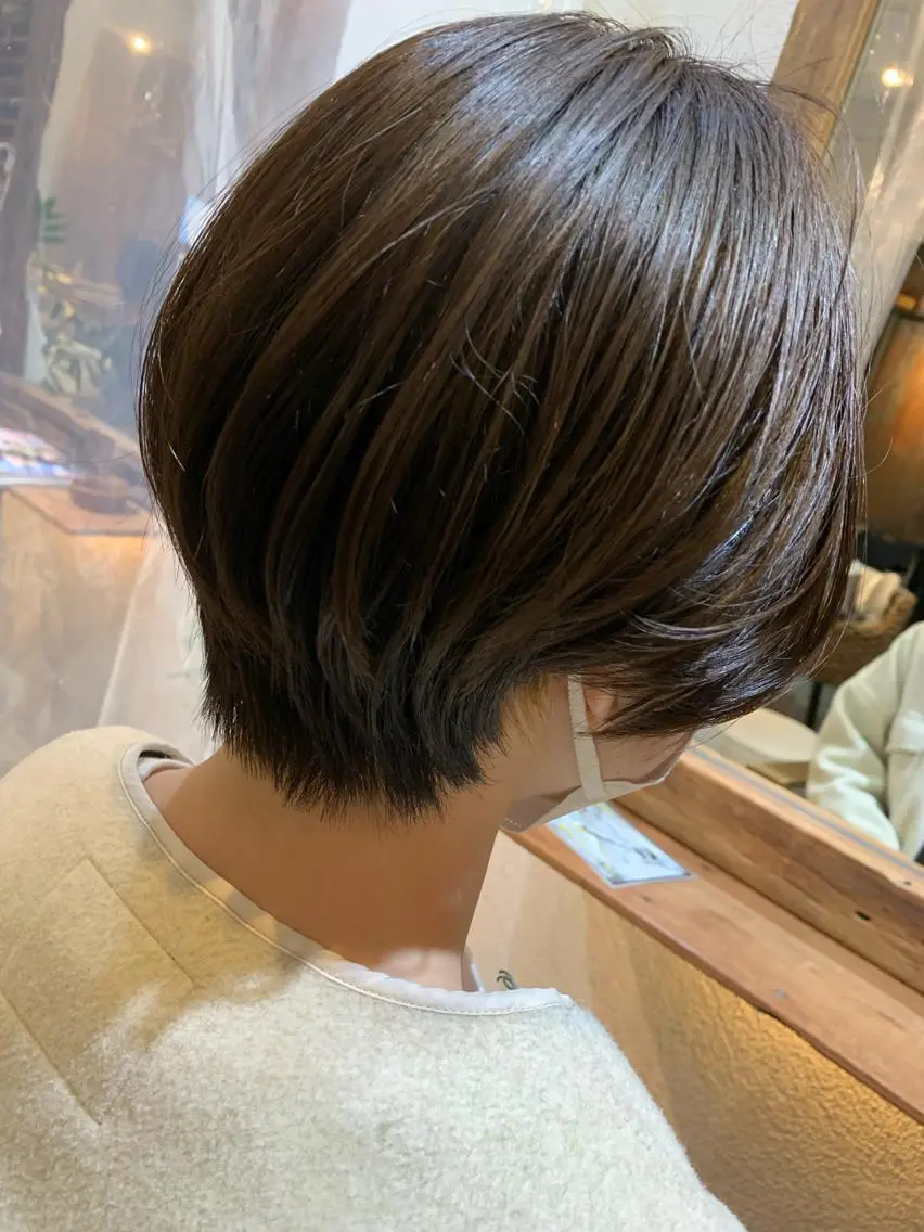 ショート カラー カット ヘッドスパ putri 川邉 優花のヘアスタイル