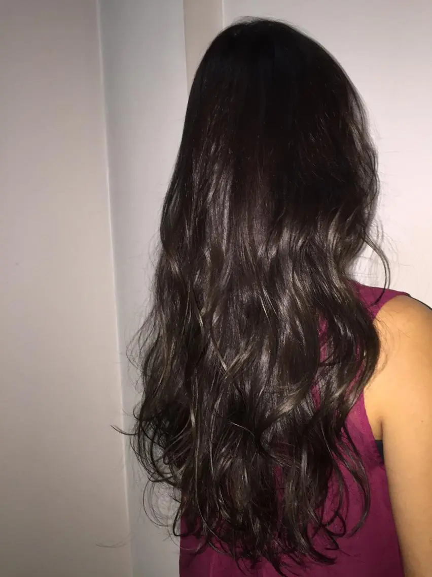 セミロング ロング カラー パーマ アッシュ アッシュグレー ブリーチ ブリーチなしカラー 若杉 諒のヘアスタイル