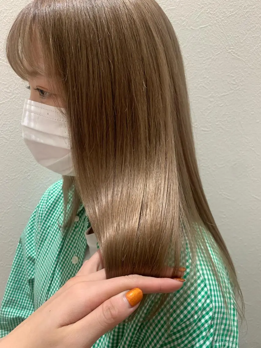 セミロング カラー ベージュカラー ブリーチ カット ヘアカラー トリートメント hubhair レイヤー/透明感のヘアスタイル